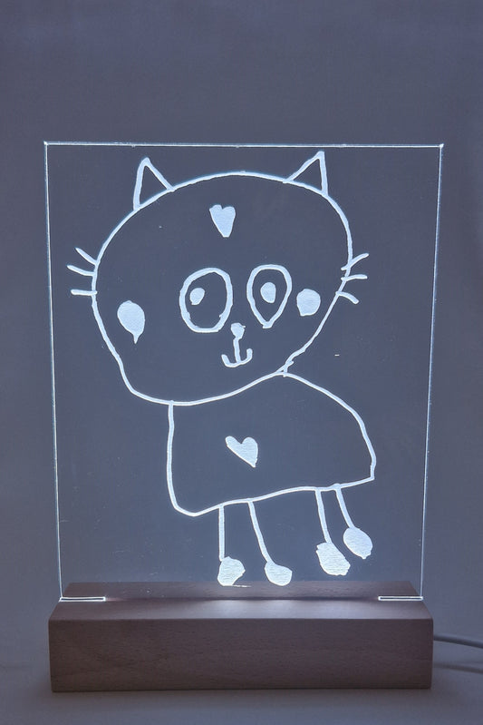 Personlig akryllampe med din egen tegning – håndlaget i Norge