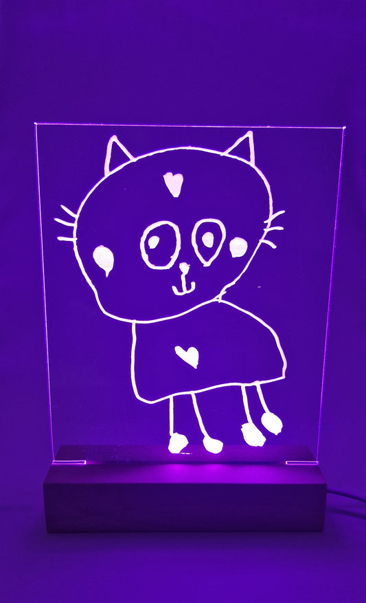 Personlig akryllampe med din egen tegning – håndlaget i Norge